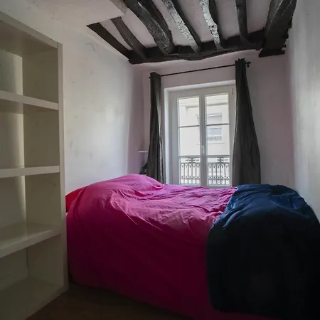 Apartment Superb Warm Apt Grands Boulevards Paris